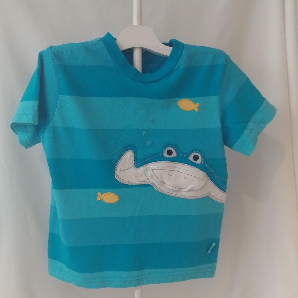 Like NEW boys Le Top Sting Ray shirt